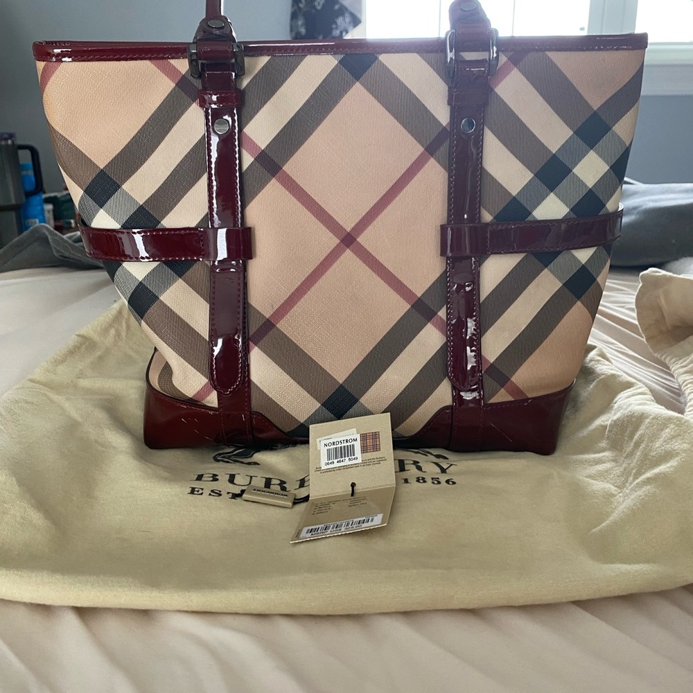 Burberry Women's Checkered Tote Bag - Red and Cream - Picture 2 of 4
